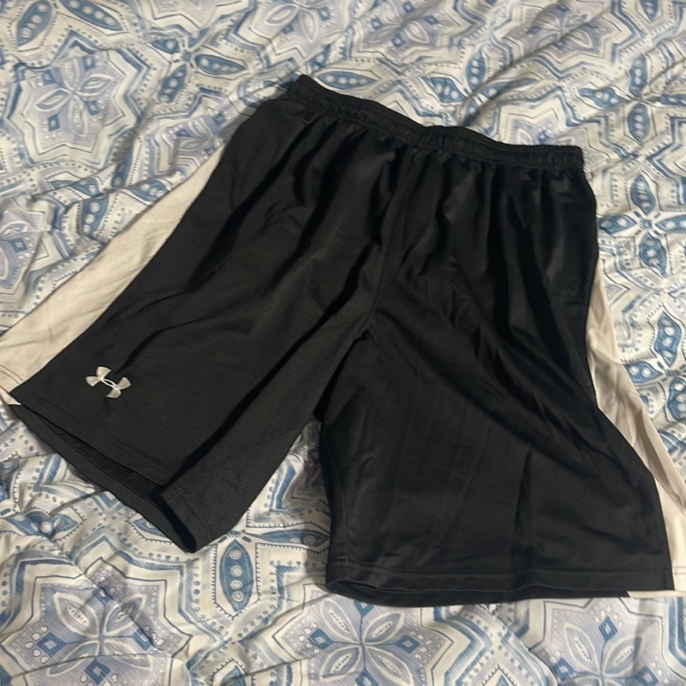 Men’s long Under Armour shorts L - Picture 1 of 4
